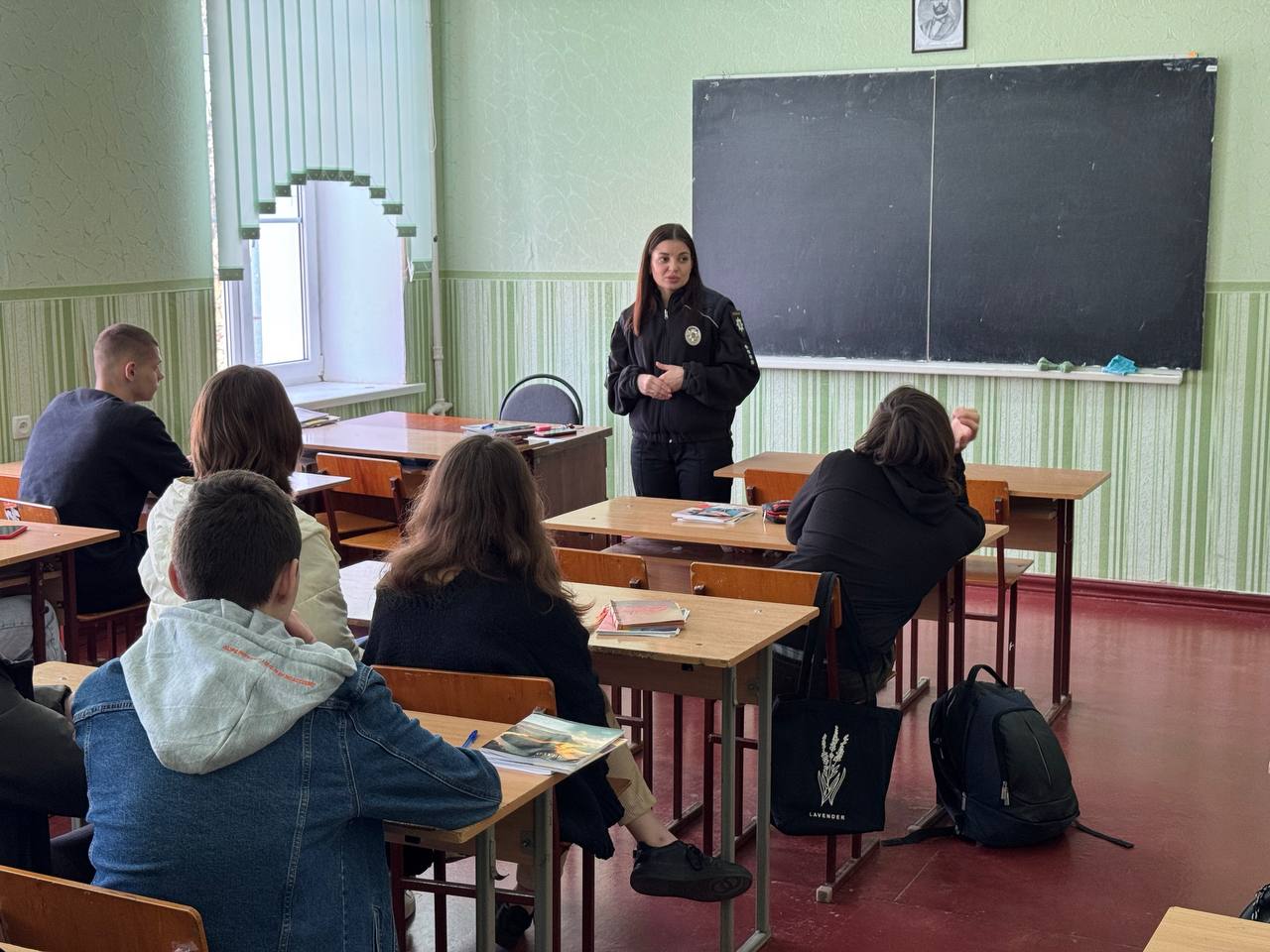 Детальніше про статтю Запобігання проявам булінгу, вербування та тероризму серед дітей та молоді
