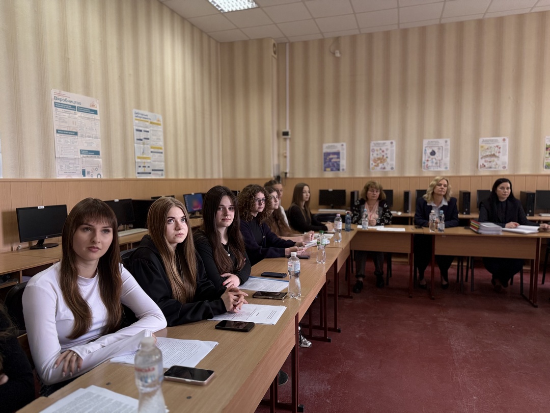 Ви зараз переглядаєте Крок до професії: студенти ОПП «Фінанси і кредит»  успішно захистили курсові роботи